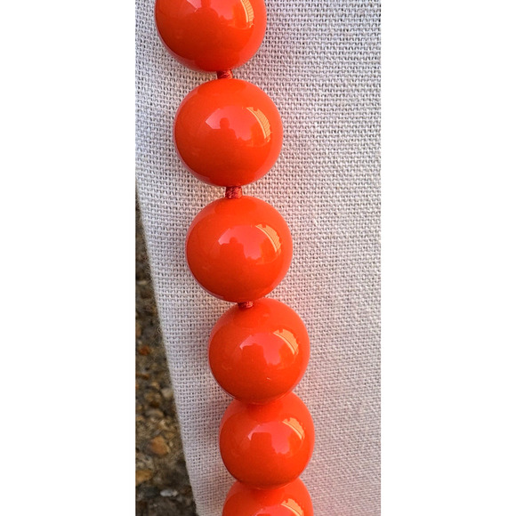 Vintage Joan Rivers Acrylic Lucite Knotted Necklace Orange Gold Tone Chunky 24" - Picture 3 of 7